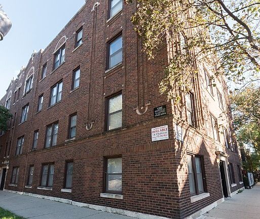 5th image of 1249 W Henderson St #3R