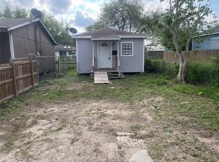 512 W Avenue F, Robstown, TX 78380