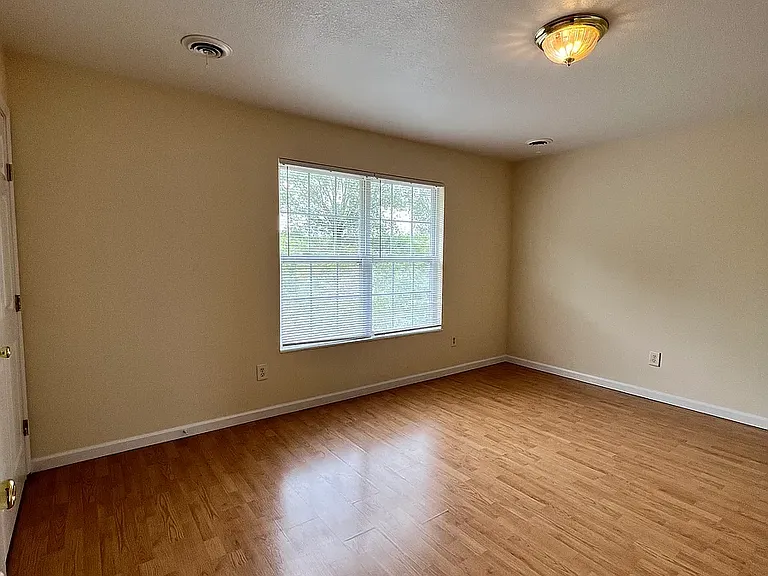 417 Fairgrounds Rd #13 — Photo 6