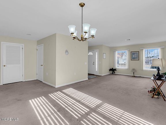 5th image of 10 Bolton Court