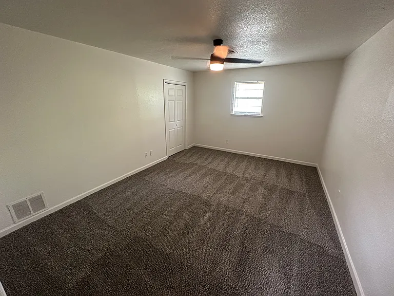 1206 N Markwell Ave — Photo 17