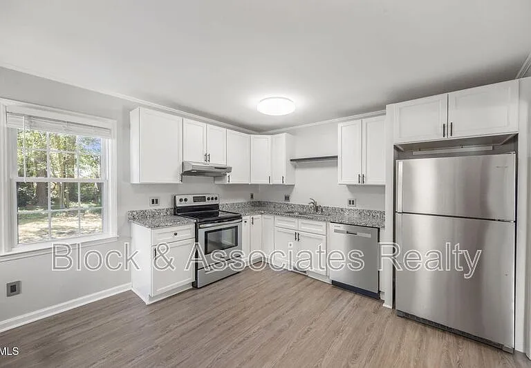 427 W Park St — Photo 4