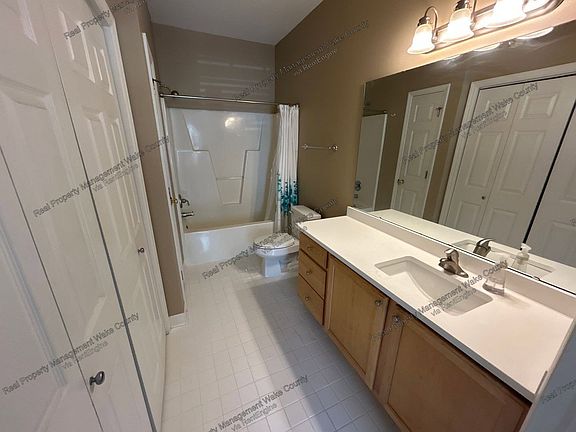 5th image of 801 Moratuck Dr APT 105