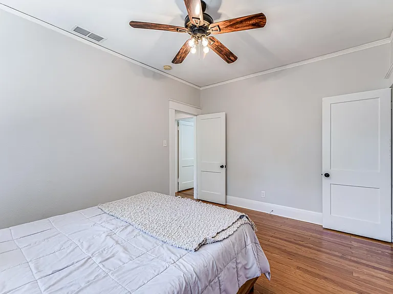 2512 W Palm Dr — Photo 32