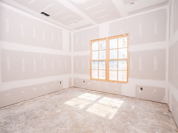 3rd image of 833 McCleary Dr