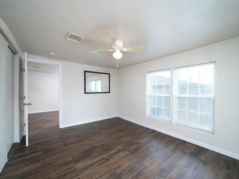 12115 Segrest Dr — Photo 3