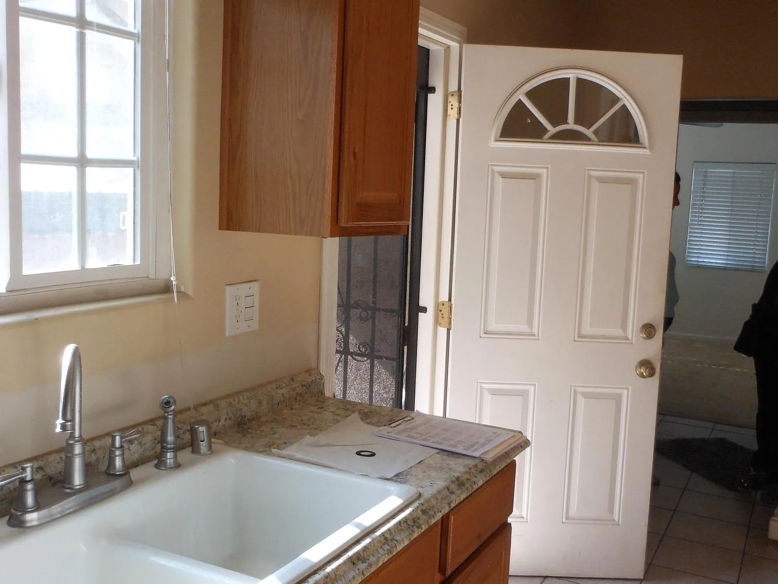 3 bed, 600 sqft, $2,600 — Photo 3