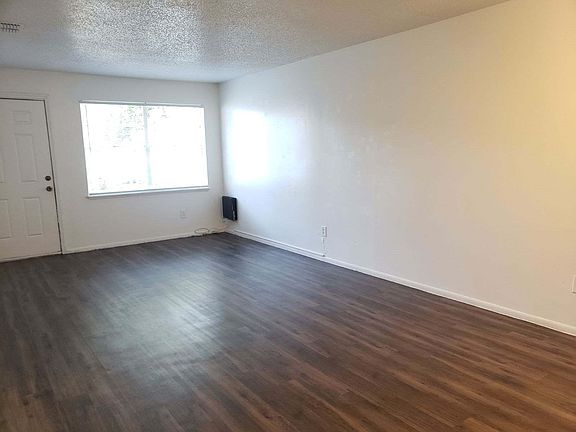 3rd image of 8529 Channelview Cir #15