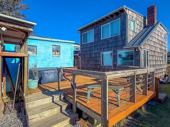 3rd image of 35390 Rueppell Ave