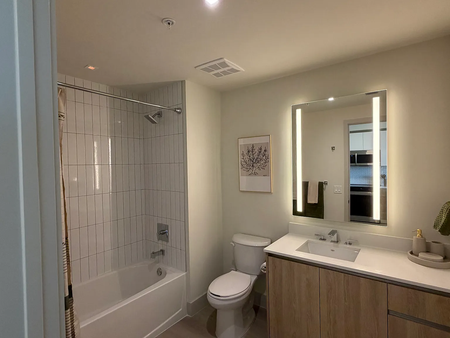 Studio, 552 sqft, $2,234 — Photo 3