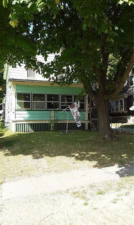 2nd image of 420 Schuyler St