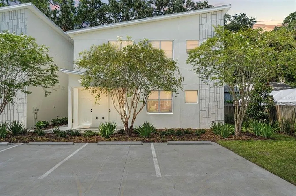 2 bed, 2.0 bath, 1326 sqft, $2,150 — Photo 1
