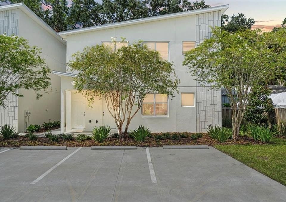 1st image of 4206 N Manhattan Ave #2