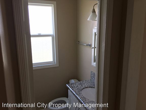 4th image of 4483 Atlantic Ave APT 4