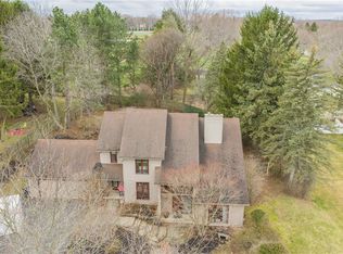 7 Bay Colony Dr, Pittsford, NY 14534