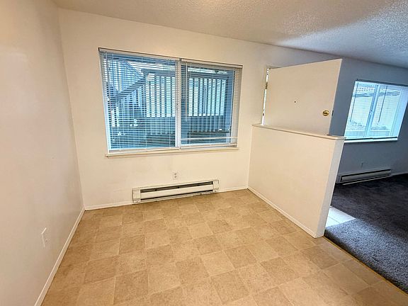 5th image of 611 N J St APT 1