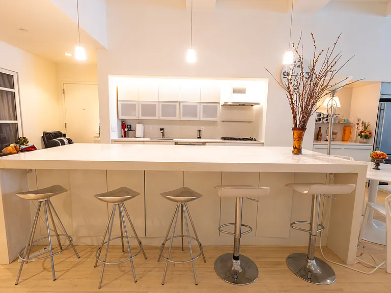 15 Broad St #716 — Photo 3