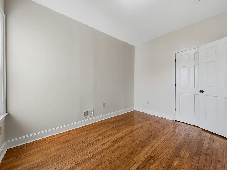 136-138 Elm St #1 — Photo 6