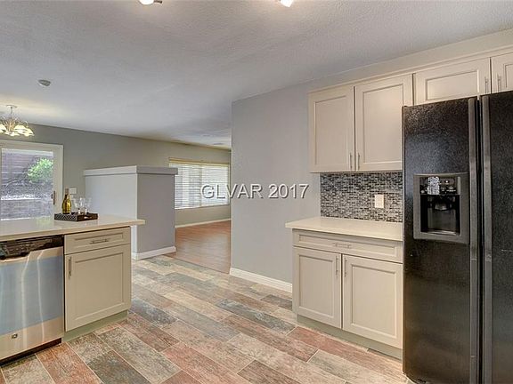 4th image of 7647 Glorietta Bay Ct