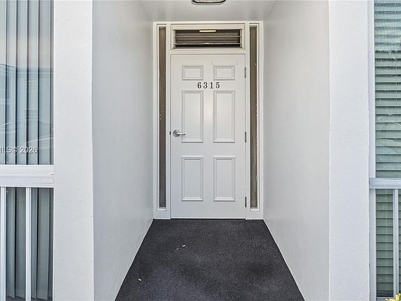 4th image of 6315 Bay Club Dr APT 3