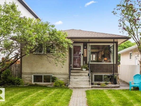 9324 70th Ave NW, Edmonton, AB T6E 0T7
