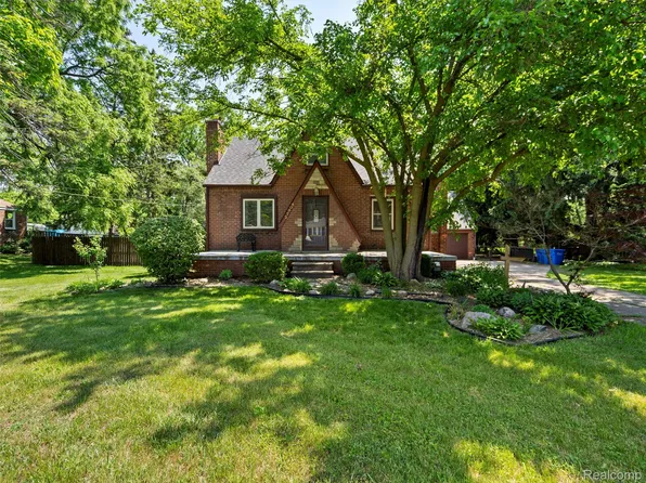 27904 Milton Ave, Warren, MI 48092