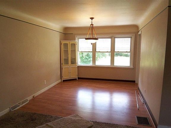 4th image of 8823 Russet Dr