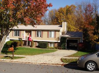 3816 Candlelight Ct, Alexandria, VA 22310