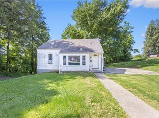 1402 E Wheeling Ave, Cambridge, OH 43725