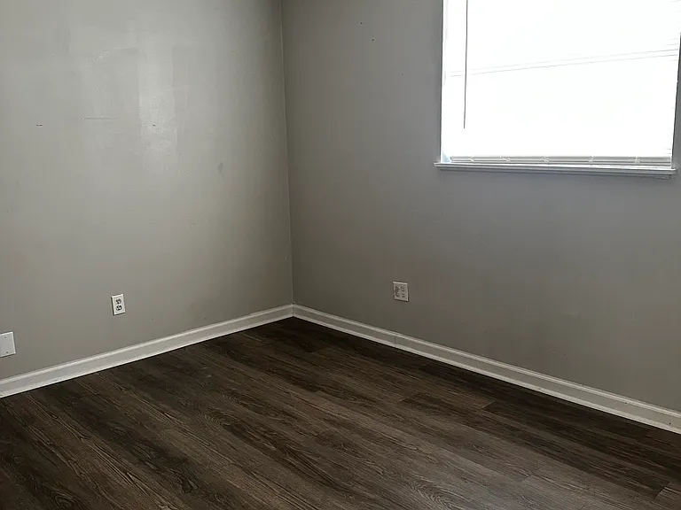577 Lula Ln — Photo 3