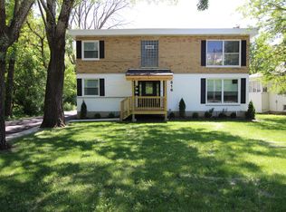 516 Crescent St APT 1, Wheaton, IL 60187