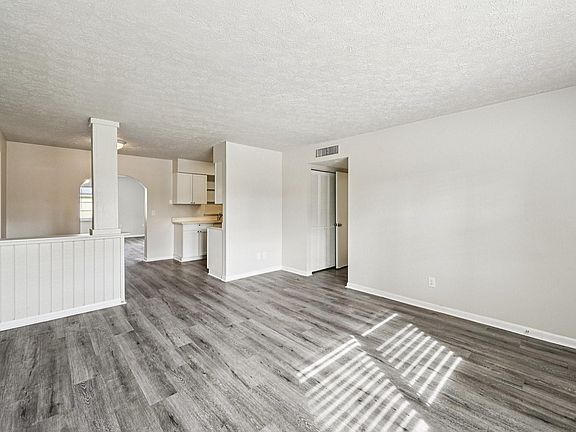 5th image of 913 SE 8th Street