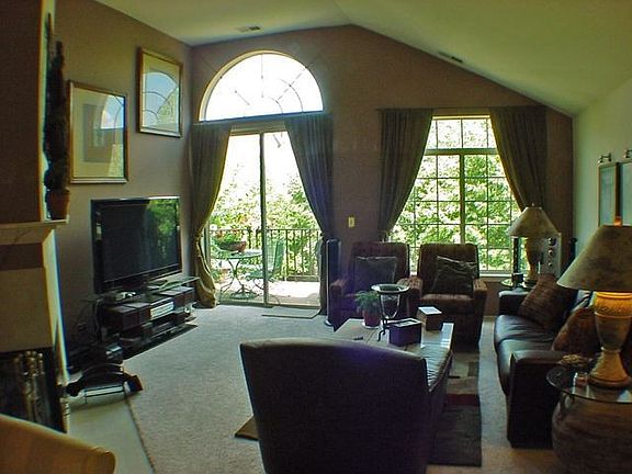 5th image of 30W011 Cedar Ct