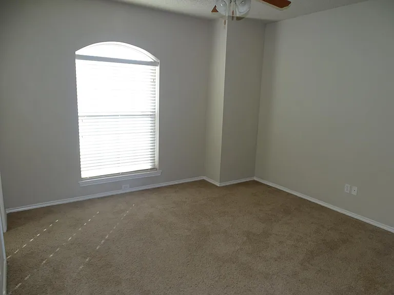 2106 Main St — Photo 10