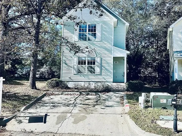 132 Cove Ln, Dothan, AL 36305