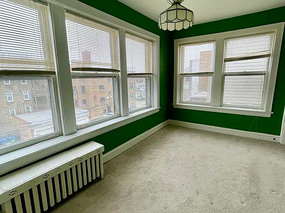 5th image of 6332 N Francisco Ave #3