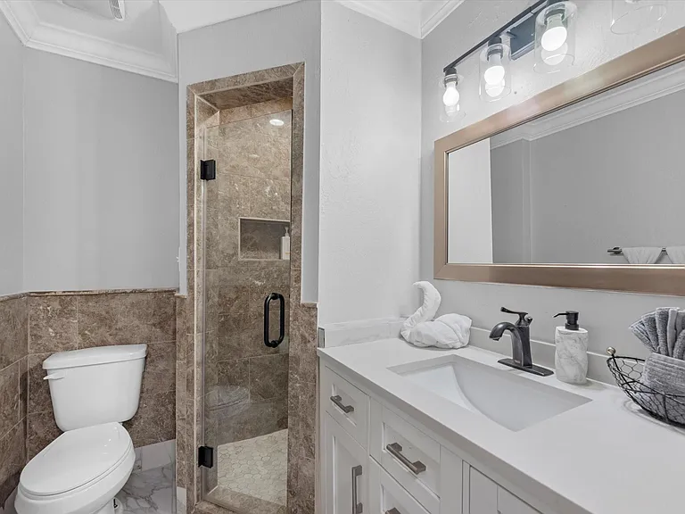 2505 Truxillo St — Photo 10