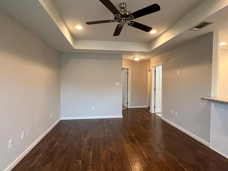13712 Fox Hill Dr — Photo 24