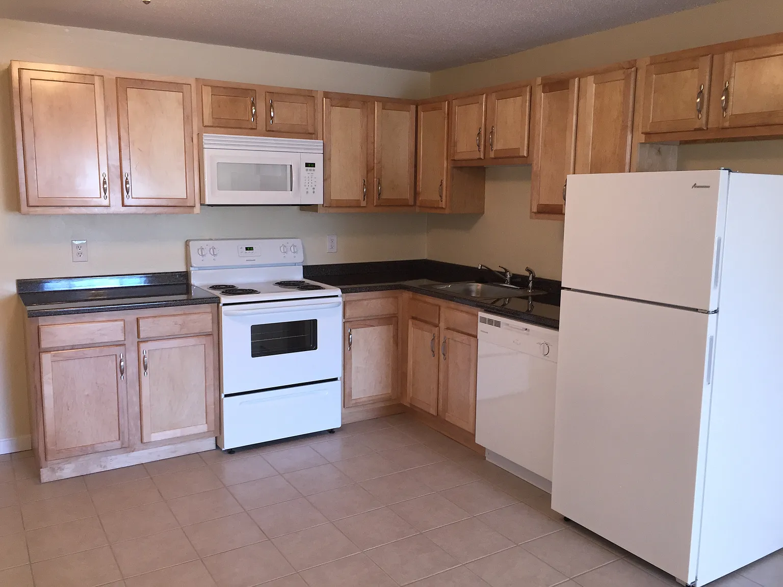 2 Pineland Avenue — Photo 3