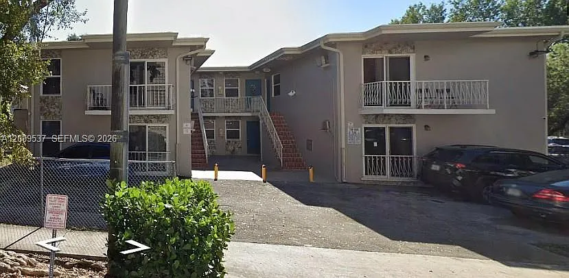 2 bed, 1.0 bath, $2,000 — Photo 1