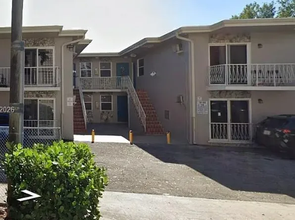 1380 SW 2nd St, Miami, FL