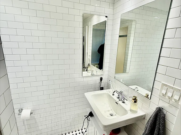 11 Thacher Ct #1 — Photo 12