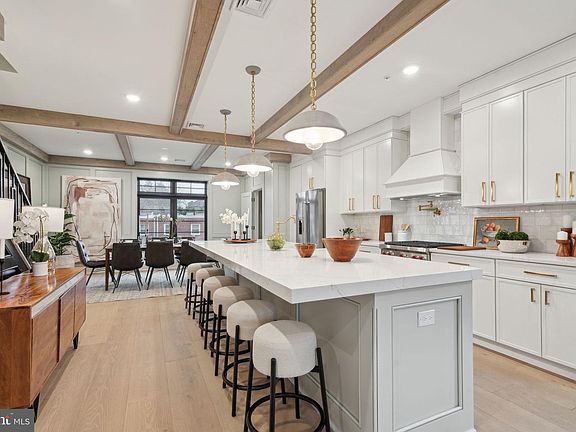 4th image of 7519 Ridge R Ave #301