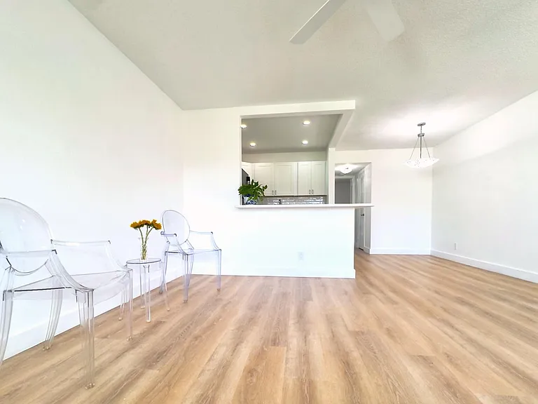 150 Windsor Dr — Photo 4