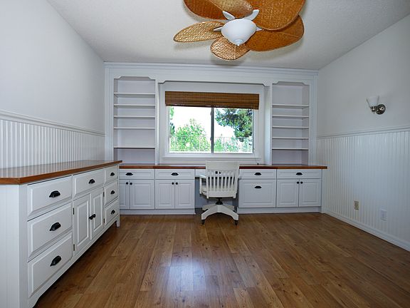 office or bedroom