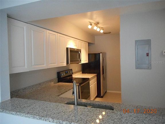3rd image of 107 Northlake Dr #107