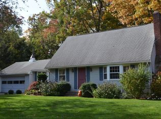 10 Raymond Dr, Wilbraham, MA 01095