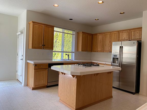 5th image of 503 NE 58th Ave