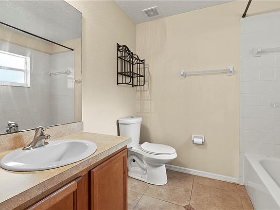 4th image of 40127 Oakridge Dr