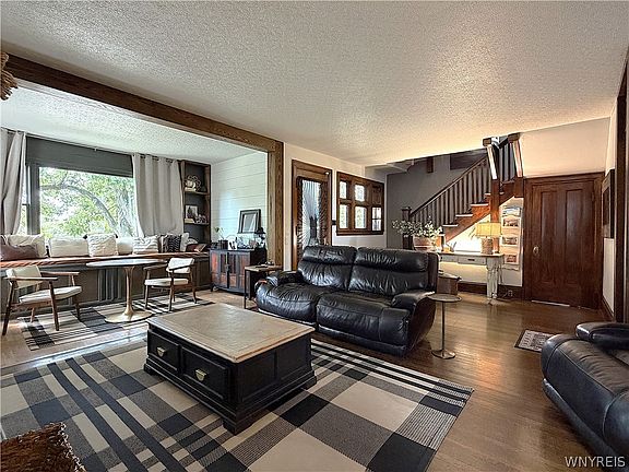 5th image of 21 Parkside Ave